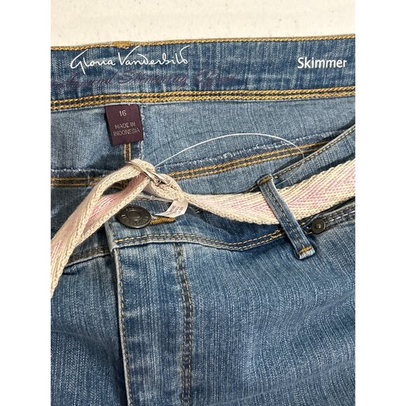 Gloria Vanderbilt Womens Skimmer Jean Shorts W/Belt Size 16 Light Wash Denim - Picture 3 of 7
